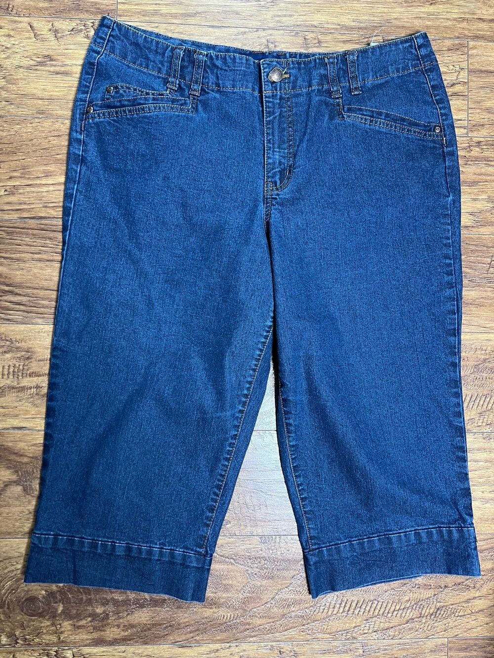 Bandolino Blu Womens Capris size 14 Medium Wash Stretch